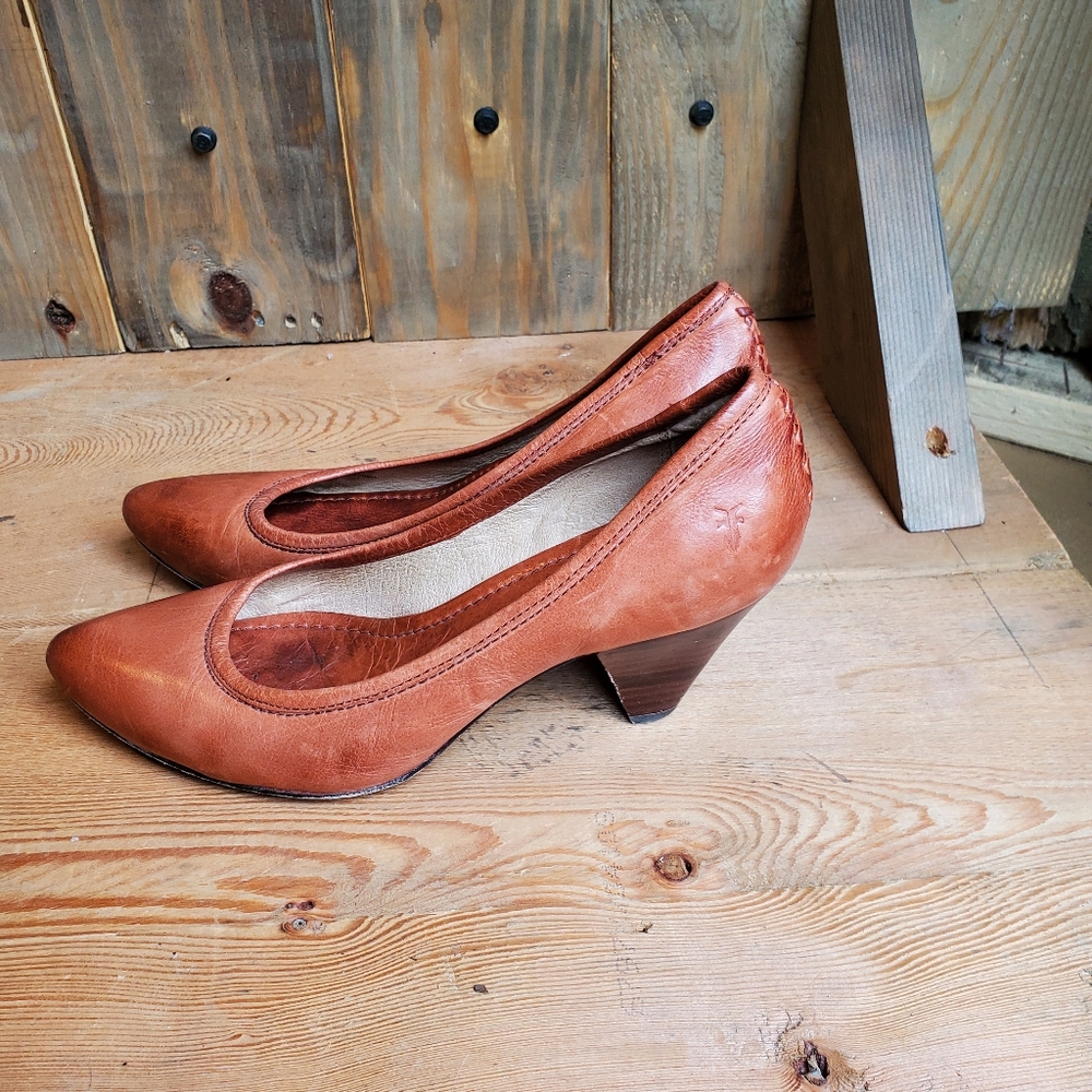 Frye Regina Pump - Picture 7 of 13